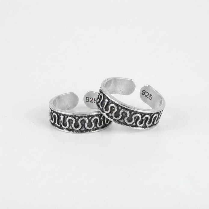 Elegant Flow Toe Ring