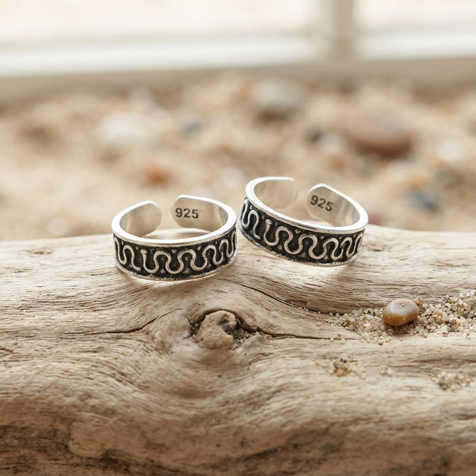 Elegant Flow Toe Ring