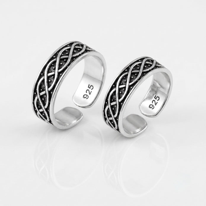 Timeless Twist Toe Ring