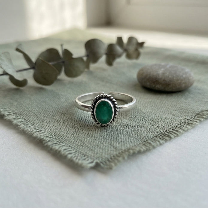 Emerald Aura Toe Ring