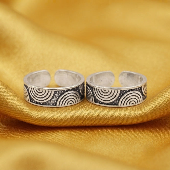 Classic Curve Toe Ring