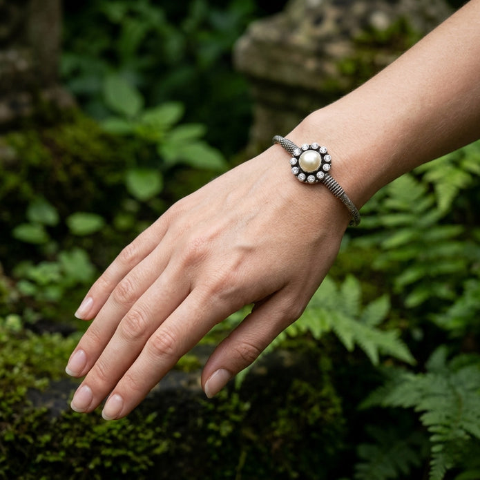 Victoria Pearl Kada