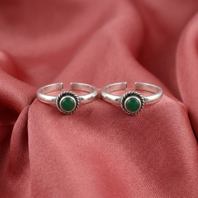 Emerald Twist Toe Ring