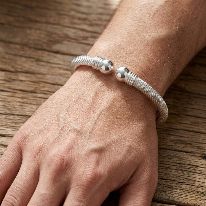 Textured Open-Front Kada