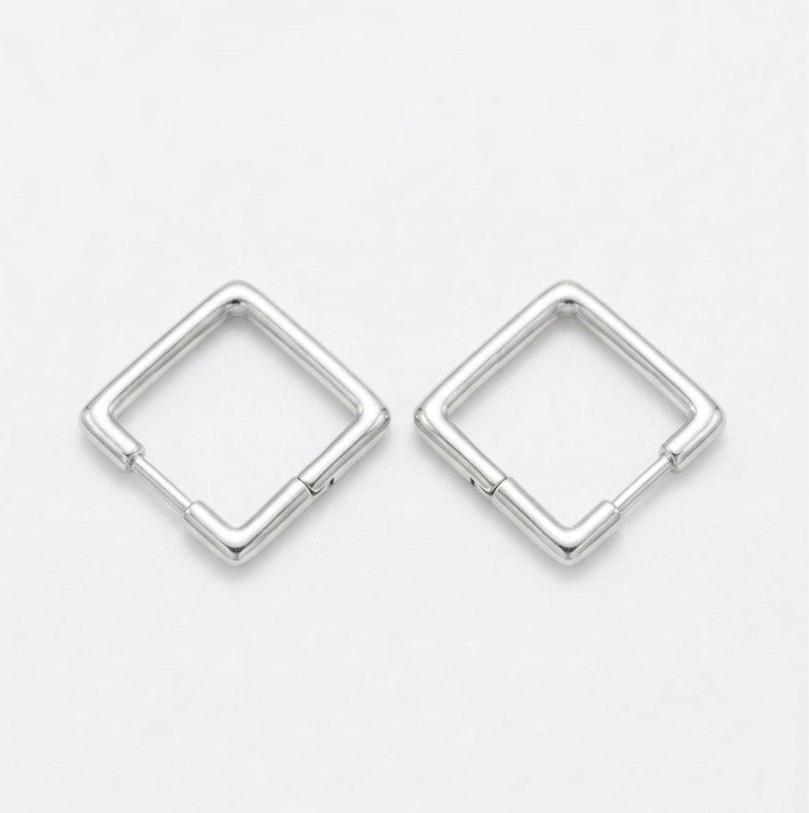 Minimal Square Hoops – SAYA JEWELS